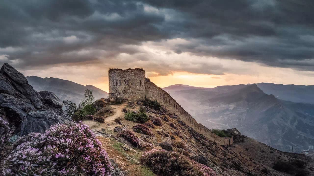 Gunib sights and history